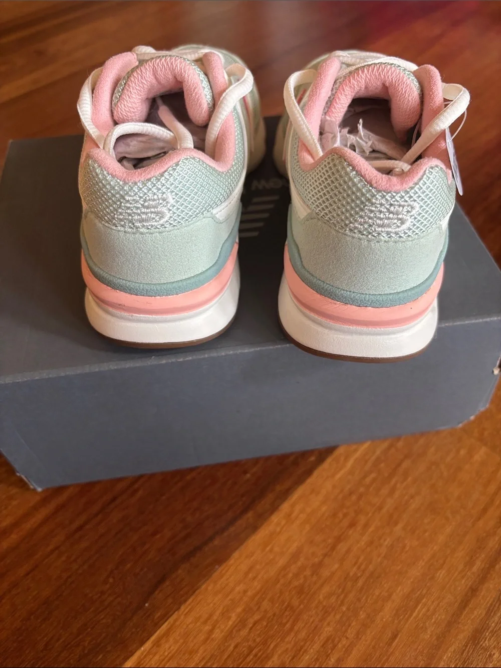 NWT New Balance sneakers